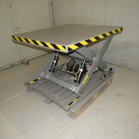 R4A780 INTERLIFT Lift table - 1700kg