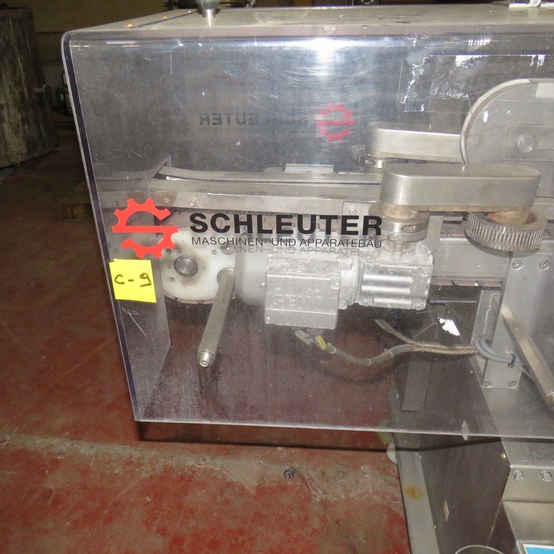 R11L1281- SCHLEUTER Labeling Machine