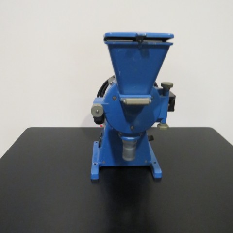 R6BZ8851 Mild steel/stainless steel IKA laboratory micronizer grinder